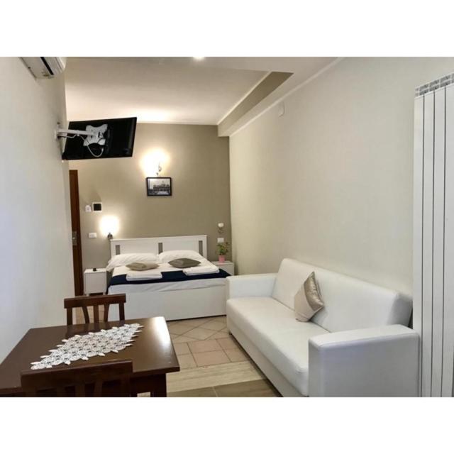 B&B Luminari โรม ภายนอก รูปภาพ